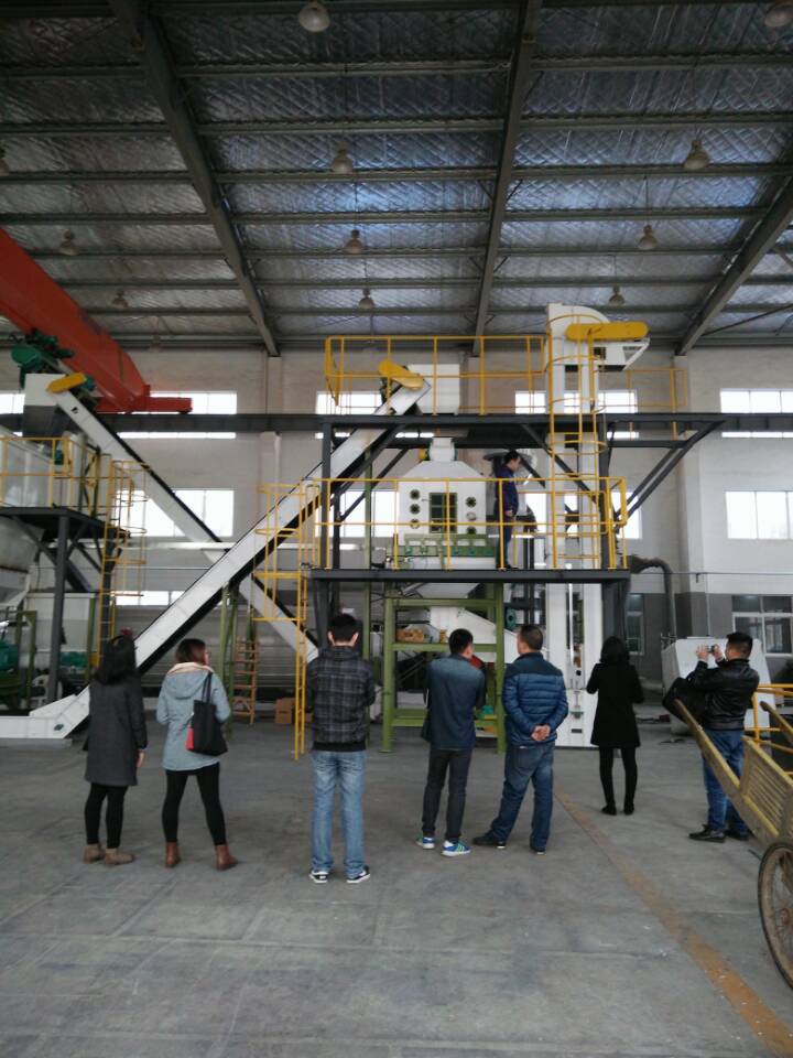 Çin’in yüksek kaliteli granülatör üreticisi Yongli Şirketidir